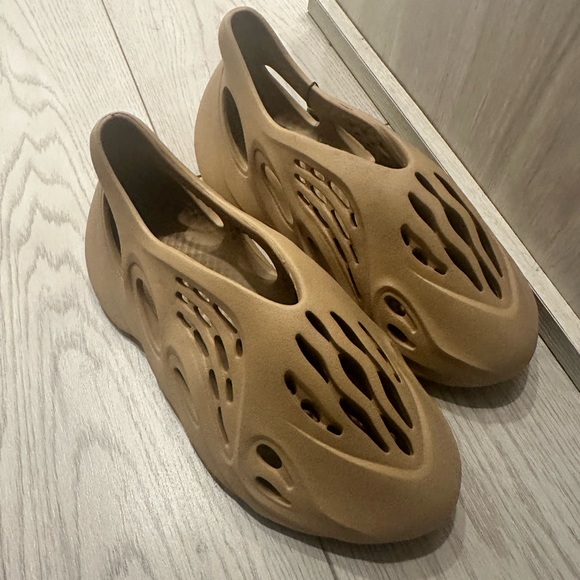 Adidas Yeezy Foam Runner 'Ochre' - Picture 2 of 4